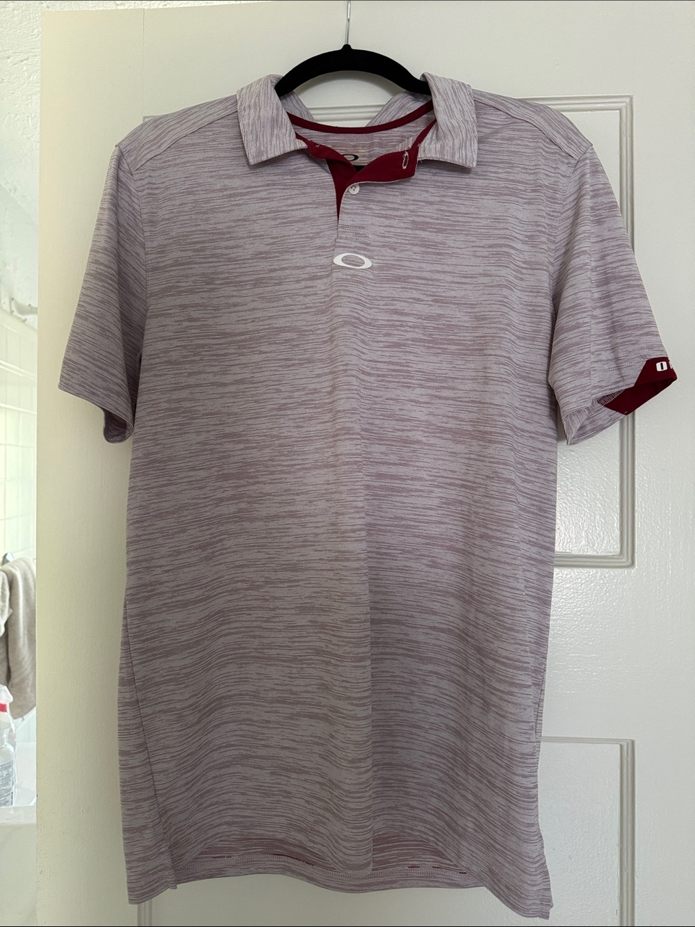 Oakley Men's Heathered Light Gray Polo with Maroon Accents